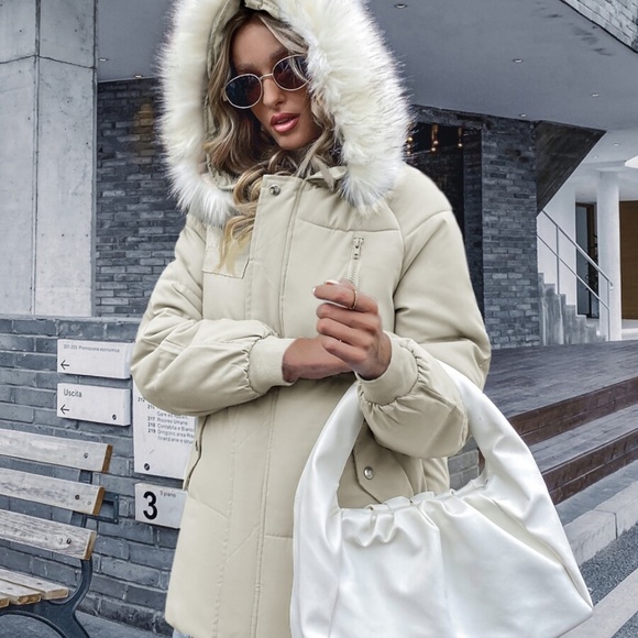 Vegan fur cream puffer jacket coat bomber - Picture 3 of 5